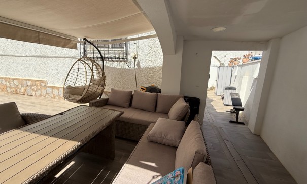 Herverkoop - Vrijstaande Villa -
Orihuela Costa - Villamartín