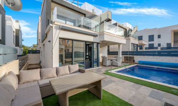 Sprzedaż - Willa wolnostojąca -
Orihuela Costa