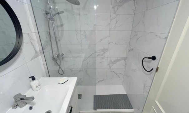 Resale - Wohnung Appartement -
Algorfa