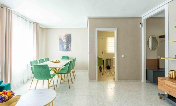 Sprzedaż - Willa wolnostojąca -
Orihuela Costa - Punta Prima