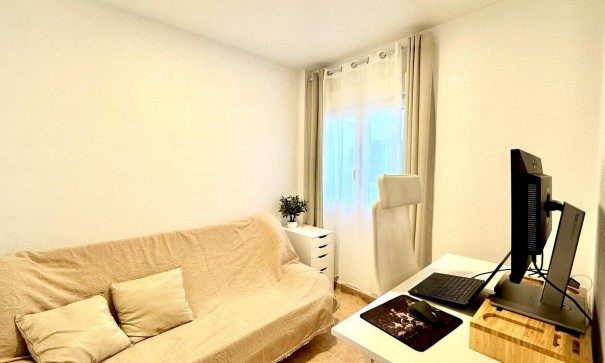 Herverkoop - Apartement Flat -
Torrevieja - Centro