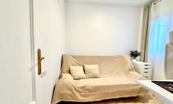 Herverkoop - Apartement Flat -
Torrevieja - Centro