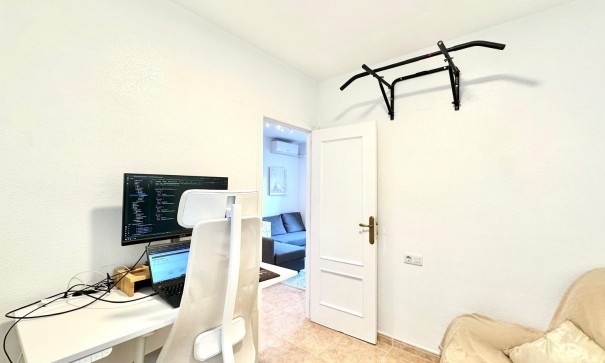 Herverkoop - Apartement Flat -
Torrevieja - Centro