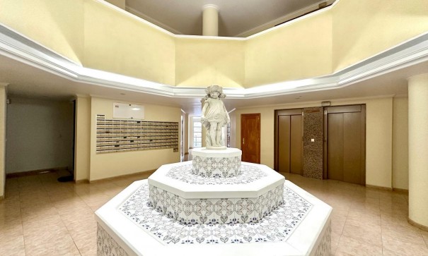 Herverkoop - Apartement Flat -
Torrevieja - Centro