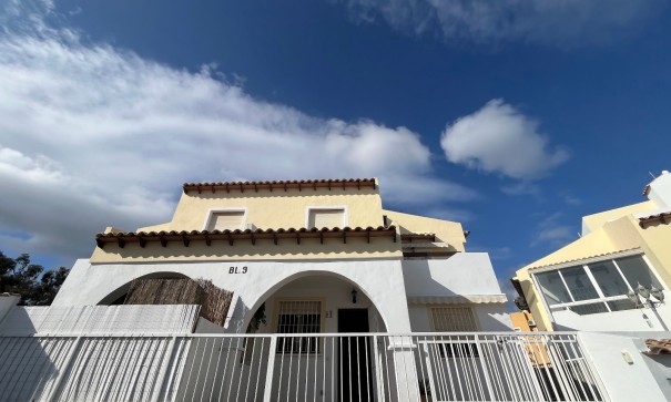 Herverkoop - Halfvrijstaande villa -
Villamartín - Panorama Golf