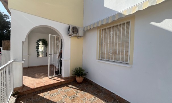 Herverkoop - Halfvrijstaande villa -
Villamartín - Panorama Golf