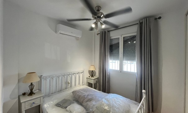 Herverkoop - Halfvrijstaande villa -
Villamartín - Panorama Golf