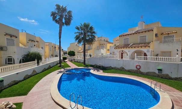 Herverkoop - Halfvrijstaande villa -
Villamartín - Panorama Golf