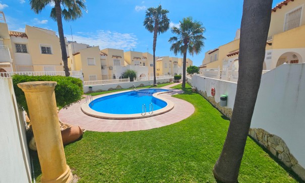 Herverkoop - Halfvrijstaande villa -
Villamartín - Panorama Golf