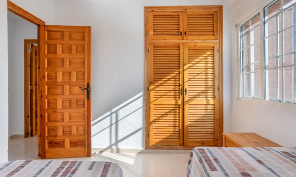 Sale - Detached Villa -
Torrevieja - Urbanización San Luis