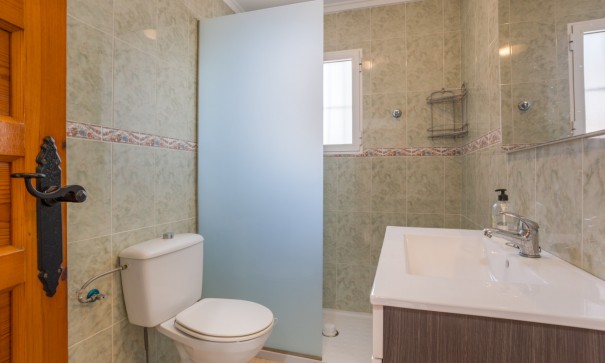 Sale - Detached Villa -
Torrevieja - Urbanización San Luis