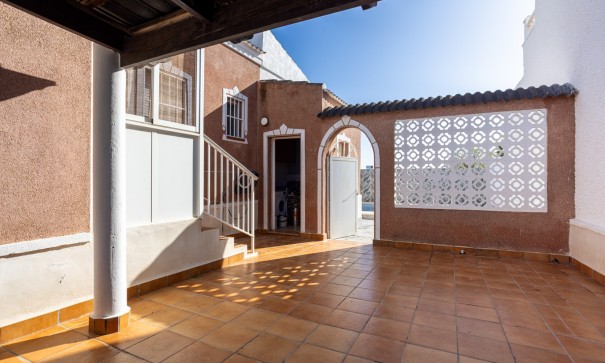 Sale - Detached Villa -
Torrevieja - Urbanización San Luis