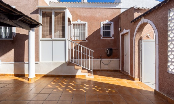 Sale - Detached Villa -
Torrevieja - Urbanización San Luis