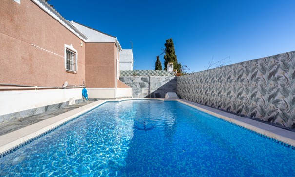 Sale - Detached Villa -
Torrevieja - Urbanización San Luis