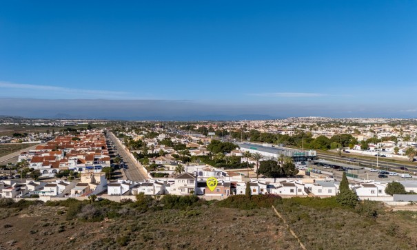 Sale - Detached Villa -
Torrevieja - Urbanización San Luis