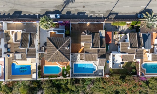 Sale - Detached Villa -
Torrevieja - Urbanización San Luis