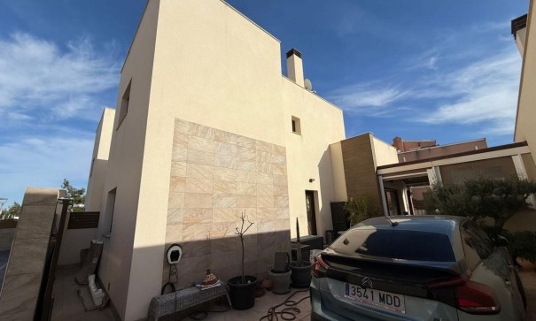 Sale - Detached Villa -
Los Montesinos