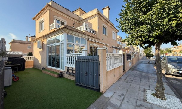 Sprzedaż - Willa w zabudowie bliźniaczej -
Torre de la Horadada