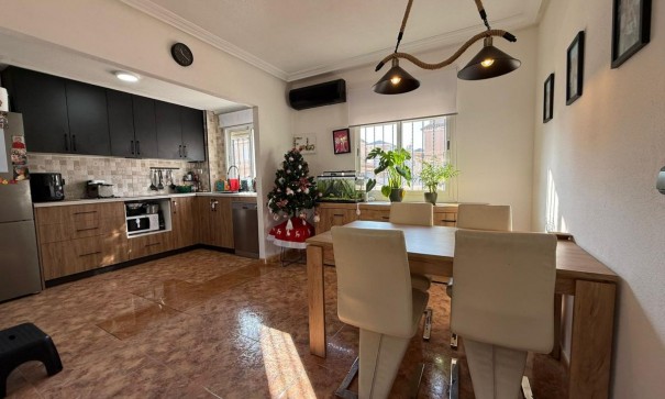 Sprzedaż - Willa w zabudowie bliźniaczej -
Torre de la Horadada