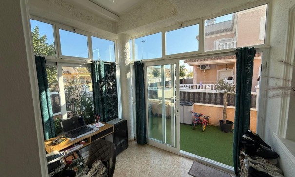 Sprzedaż - Willa w zabudowie bliźniaczej -
Torre de la Horadada