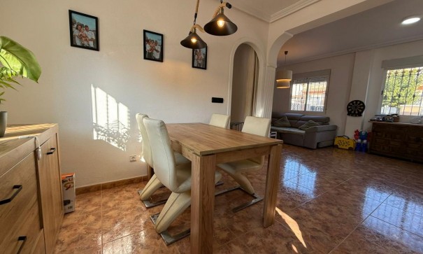 Sprzedaż - Willa w zabudowie bliźniaczej -
Torre de la Horadada