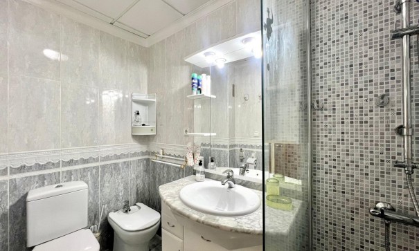 Videresalg - Lejlighed lejlighed -
Torrevieja - Paseo maritimo