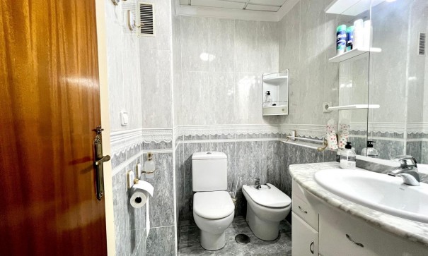 Videresalg - Lejlighed lejlighed -
Torrevieja - Paseo maritimo