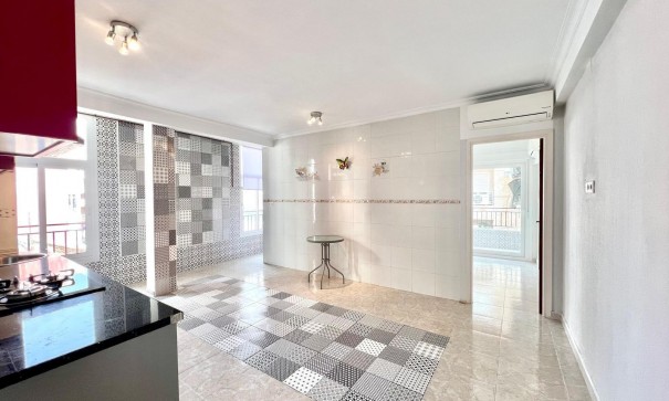 Videresalg - Lejlighed lejlighed -
Torrevieja - Paseo maritimo