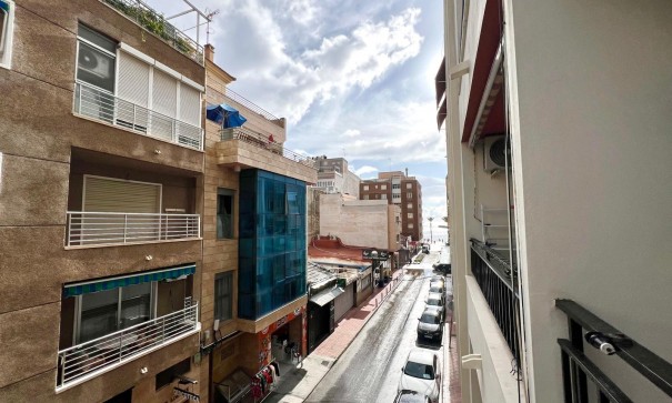 Videresalg - Lejlighed lejlighed -
Torrevieja - Paseo maritimo