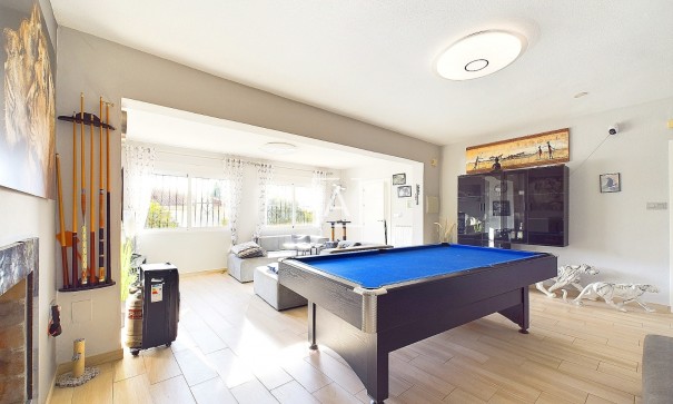 Videresalg - Fritliggende villa -
Pinar de Campoverde