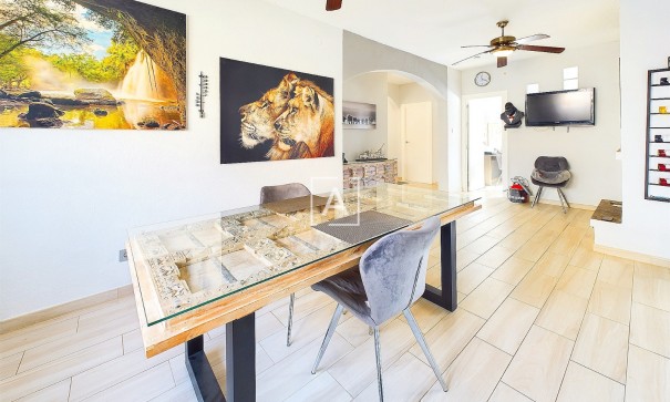 Videresalg - Fritliggende villa -
Pinar de Campoverde