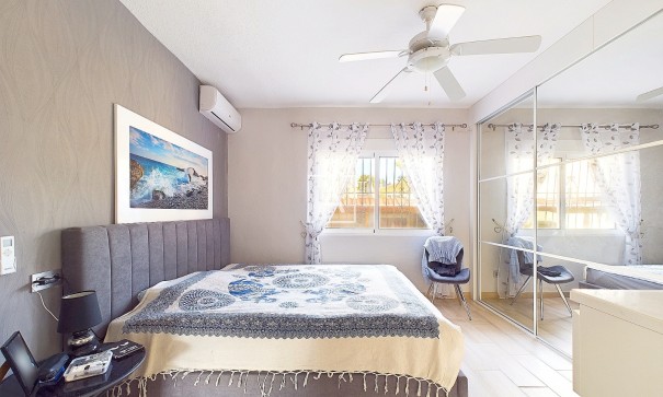 Videresalg - Fritliggende villa -
Pinar de Campoverde