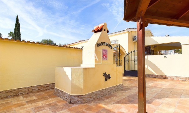 Videresalg - Fritliggende villa -
Pinar de Campoverde