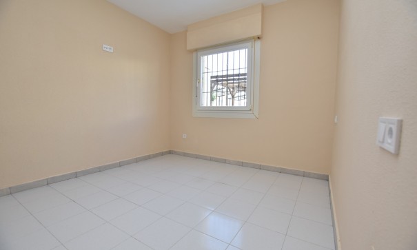 Venta - Chalet Independiente -
Torrevieja - Lago Jardín II