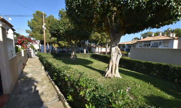 Venta - Chalet Independiente -
Torrevieja - Lago Jardín II