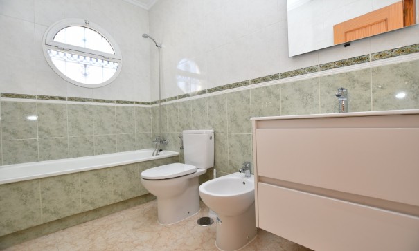 Videresalg - Dobbeltvilla -
Orihuela Costa - Punta Prima