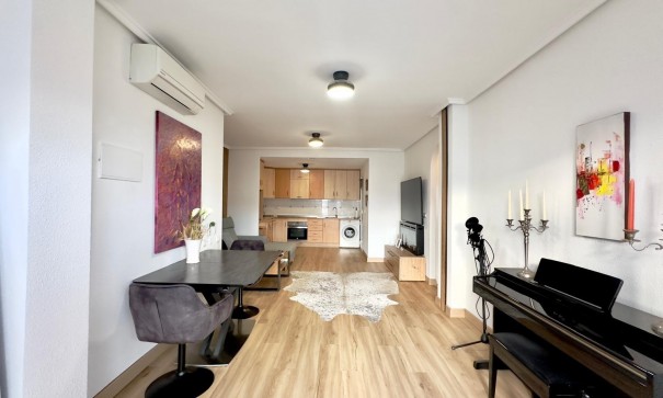 Videresalg - Lejlighed lejlighed -
Torrevieja - Torreblanca