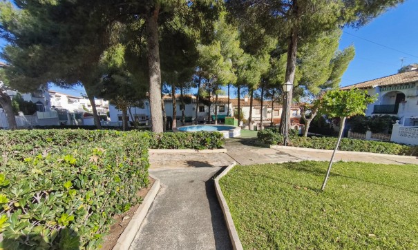 Sale - Apartment Flat -
Torrevieja - Lago jardin