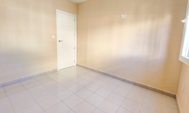 Sale - Apartment Flat -
Torrevieja - Lago jardin