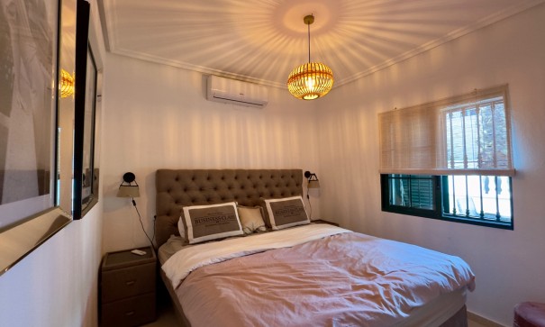 Herverkoop - Villa - Vrijstaand -
Orihuela Costa - Los Dolses*