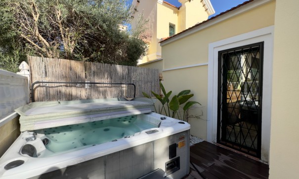 Herverkoop - Villa - Vrijstaand -
Orihuela Costa - Los Dolses*