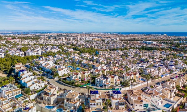 Herverkoop - Villa - Vrijstaand -
Orihuela Costa - Los Dolses*