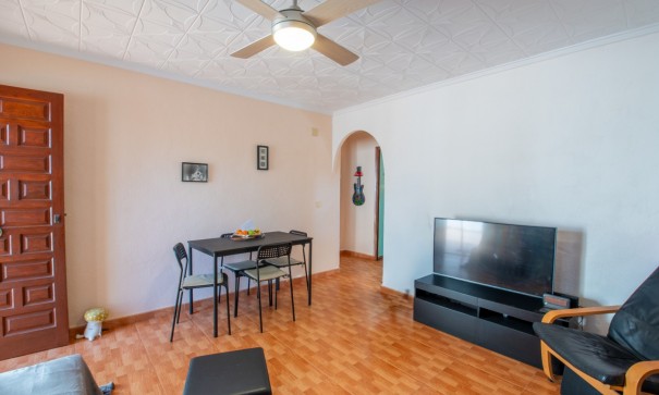 Herverkoop - Halfvrijstaande villa -
Torrevieja