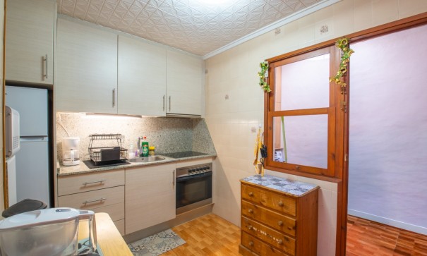 Herverkoop - Halfvrijstaande villa -
Torrevieja