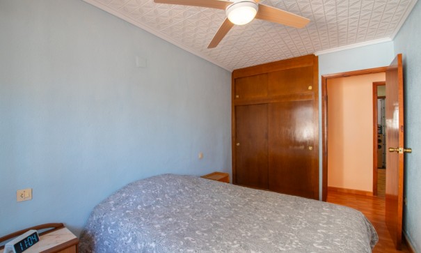 Herverkoop - Halfvrijstaande villa -
Torrevieja