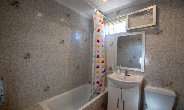 Herverkoop - Halfvrijstaande villa -
Torrevieja