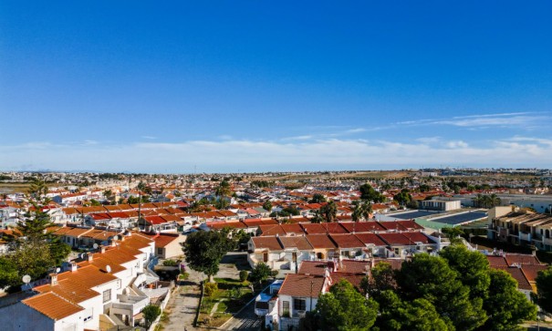 Herverkoop - Halfvrijstaande villa -
Torrevieja