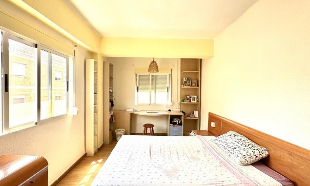 Sprzedaż - Apartament mieszkanie -
Torrevieja - Estacion de autobuses