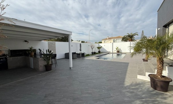 Återförsäljning - Fristående villa -
Ciudad Quesada - Rojales - Ciudad Quesada