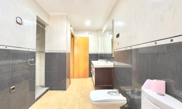 Sprzedaż - Apartament mieszkanie -
Torrevieja - Centro